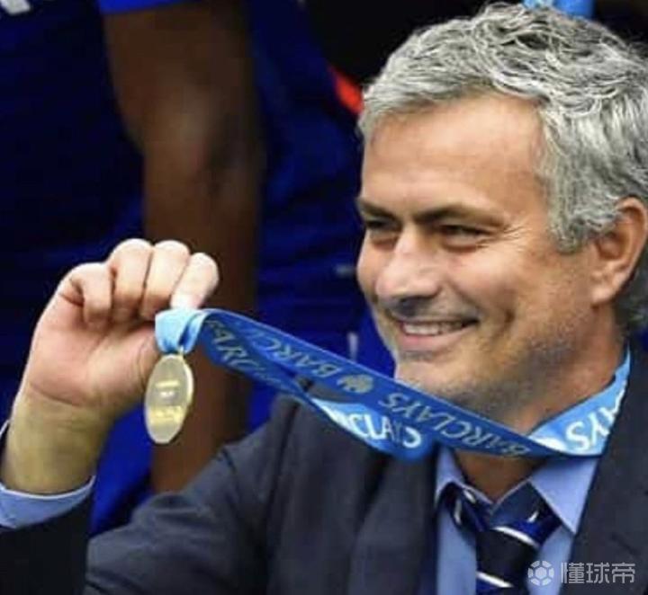 九游体育-赛前社区盾传出新动向，本菲卡单刀错失，管理层表态——态度坚定，更衣室氛围转暖的简单介绍-九游体育